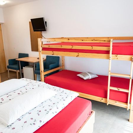 Hotel Garni Birkenau San Martino in Passiria Esterno foto