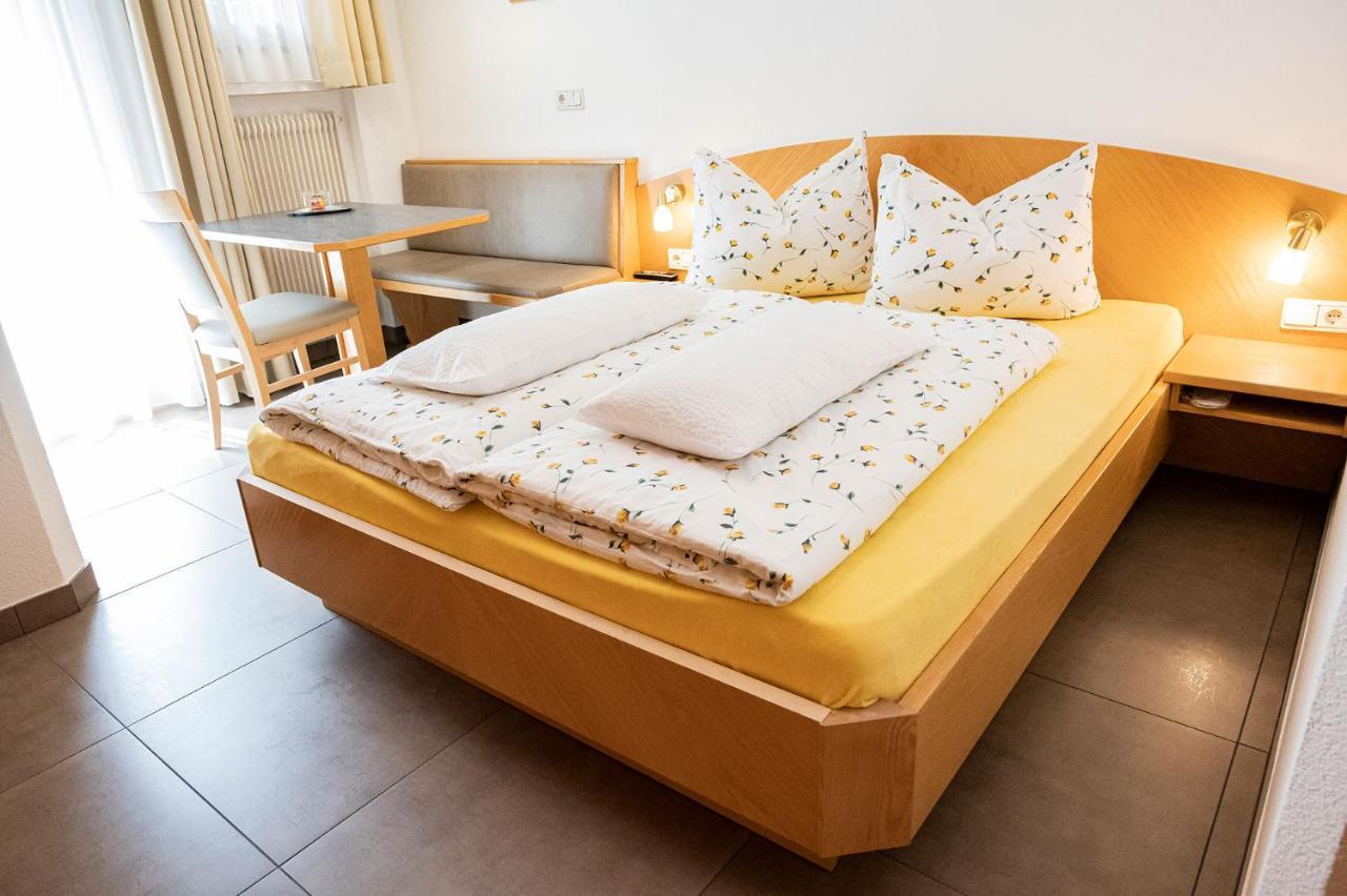 Hotel Garni Birkenau San Martino in Passiria Esterno foto