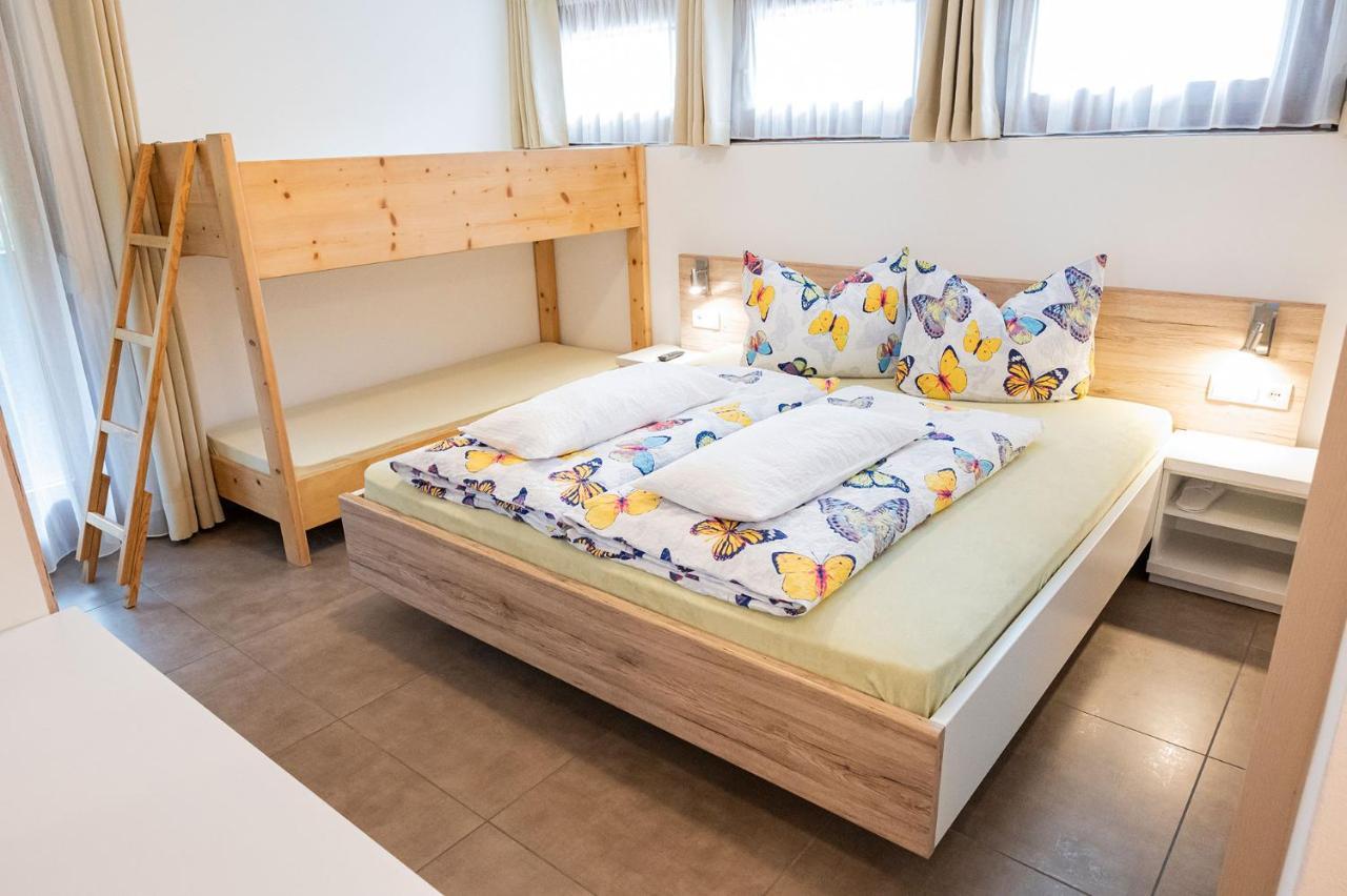 Hotel Garni Birkenau San Martino in Passiria Esterno foto