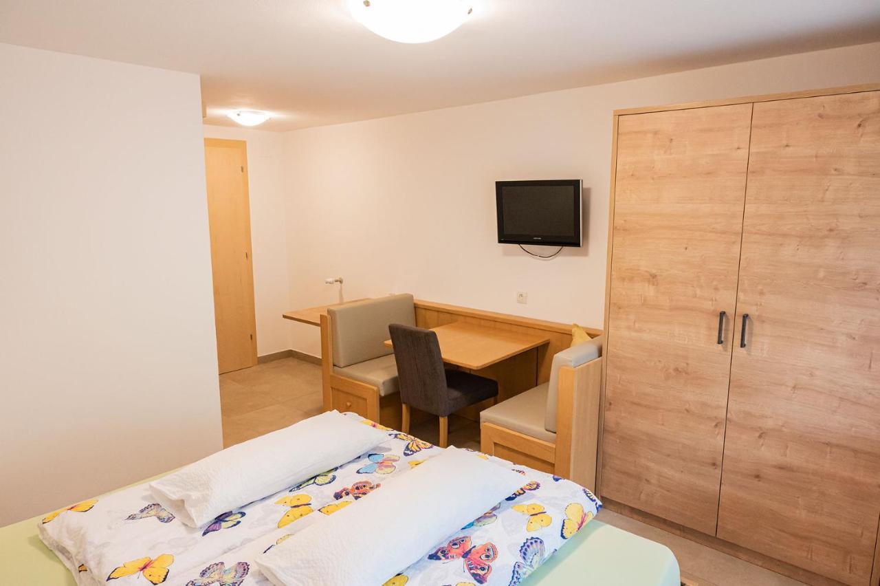 Hotel Garni Birkenau San Martino in Passiria Esterno foto