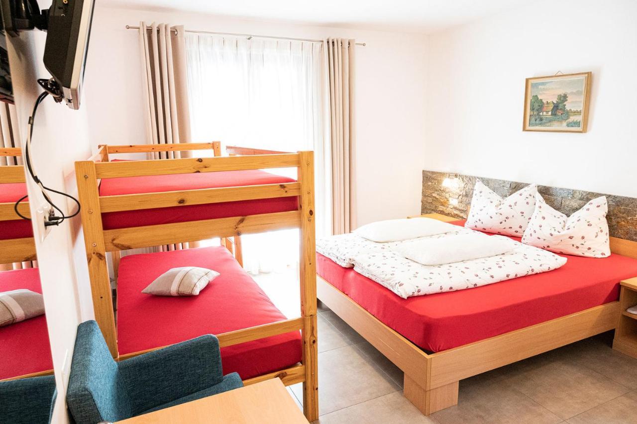 Hotel Garni Birkenau San Martino in Passiria Esterno foto